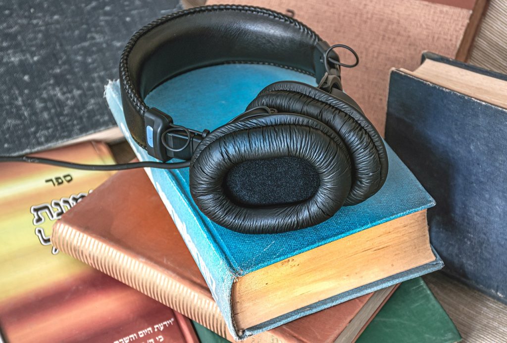 audio book, books, headphones-6666976.jpg